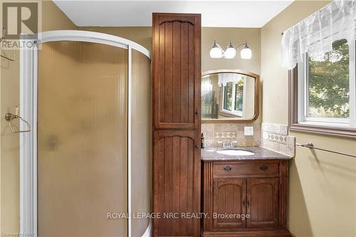 4061 Firelane 13, Port Colborne (874 - Sherkston), ON - Indoor Photo Showing Bathroom