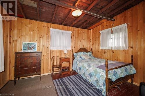 6 Firelane 14D Road, Niagara-On-The-Lake (102 - Lakeshore), ON - Indoor Photo Showing Bedroom