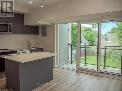 241 - 50 Herrick Avenue, St. Catharines (456 - Oakdale), ON - Indoor Photo Showing Kitchen With Double Sink