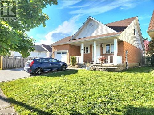 35 Summers Drive, Thorold (558 - Confederation Heights), ON - Outdoor With Deck Patio Veranda