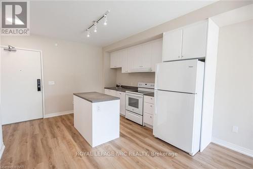 Gl06 - 50 Herrick Avenue, St. Catharines (456 - Oakdale), ON - Indoor Photo Showing Kitchen