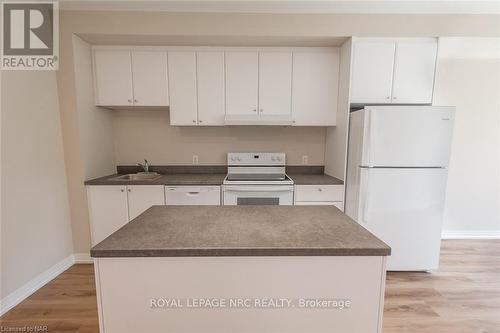 Gl06 - 50 Herrick Avenue, St. Catharines (456 - Oakdale), ON - Indoor Photo Showing Kitchen