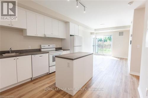 Gl06 - 50 Herrick Avenue, St. Catharines (456 - Oakdale), ON - Indoor Photo Showing Kitchen