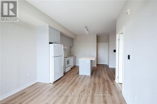 Lp20 - 50 Herrick Avenue, St. Catharines (456 - Oakdale), ON - Indoor Photo Showing Kitchen