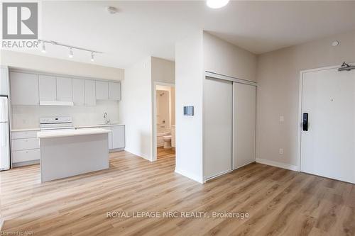 Lp20 - 50 Herrick Avenue, St. Catharines (456 - Oakdale), ON - Indoor Photo Showing Kitchen