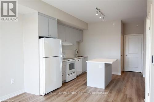 Lp20 - 50 Herrick Avenue, St. Catharines (456 - Oakdale), ON - Indoor Photo Showing Kitchen