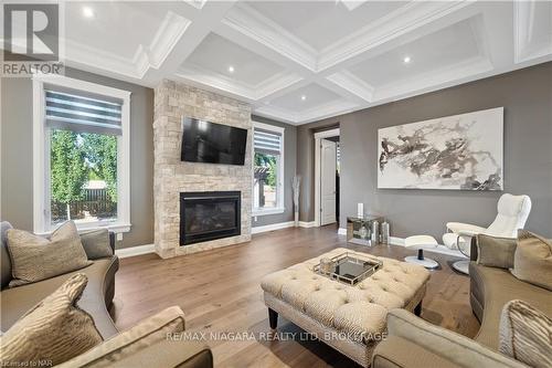 34 Angels Drive, Niagara-On-The-Lake (105 - St. Davids), ON - Indoor Photo Showing Living Room With Fireplace