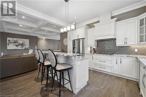 34 Angels Drive, Niagara-On-The-Lake (105 - St. Davids), ON - Indoor Photo Showing Kitchen With Upgraded Kitchen