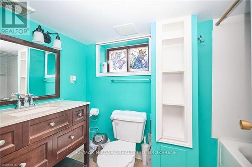 4660 Sixth Avenue, Niagara Falls (211 - Cherrywood), ON - Indoor Photo Showing Bathroom