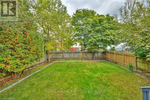 4660 Sixth Avenue, Niagara Falls (211 - Cherrywood), ON - Outdoor With Backyard