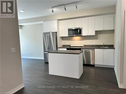 136 - 50 Herrick Avenue, St. Catharines (456 - Oakdale), ON - Indoor Photo Showing Kitchen