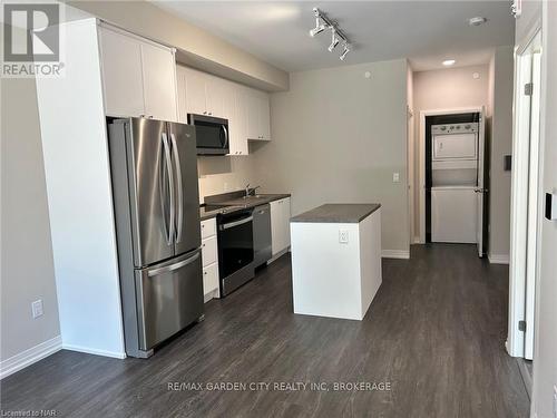 136 - 50 Herrick Avenue, St. Catharines (456 - Oakdale), ON - Indoor Photo Showing Kitchen