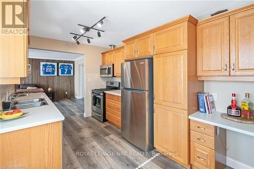 1768 Ridge Road N, Fort Erie (330 - Bertie Ridge), ON - Indoor Photo Showing Kitchen With Stainless Steel Kitchen With Double Sink