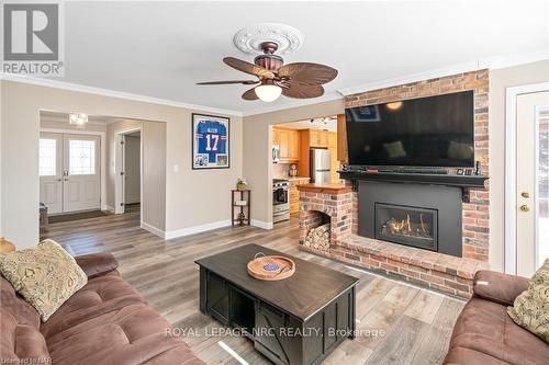 1768 Ridge Road N, Fort Erie (330 - Bertie Ridge), ON - Indoor Photo Showing Living Room With Fireplace