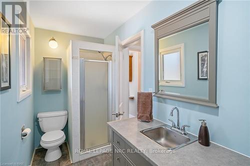 1768 Ridge Road N, Fort Erie (330 - Bertie Ridge), ON - Indoor Photo Showing Bathroom