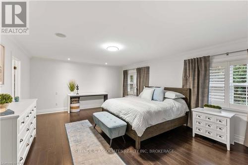 16 Red Haven Drive, Niagara-On-The-Lake (105 - St. Davids), ON - Indoor Photo Showing Bedroom