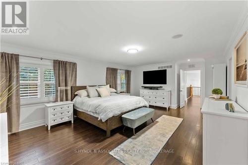 16 Red Haven Drive, Niagara-On-The-Lake (105 - St. Davids), ON - Indoor Photo Showing Bedroom