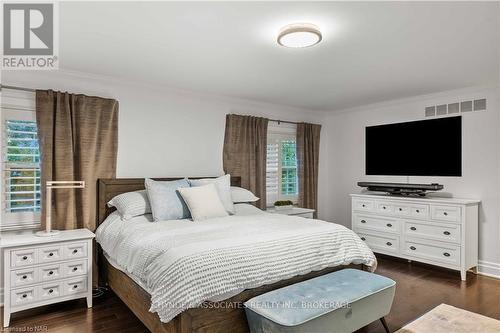 16 Red Haven Drive, Niagara-On-The-Lake (105 - St. Davids), ON - Indoor Photo Showing Bedroom