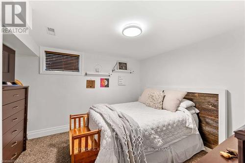 16 Red Haven Drive, Niagara-On-The-Lake (105 - St. Davids), ON - Indoor Photo Showing Bedroom