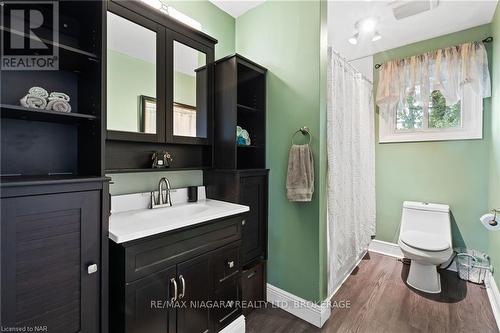 11366 Highway 3 West, Wainfleet (879 - Marshville/Winger), ON - Indoor Photo Showing Bathroom