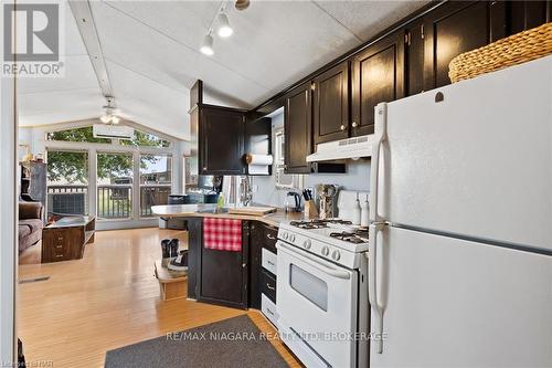 11366 Highway 3 West, Wainfleet (879 - Marshville/Winger), ON - Indoor Photo Showing Kitchen