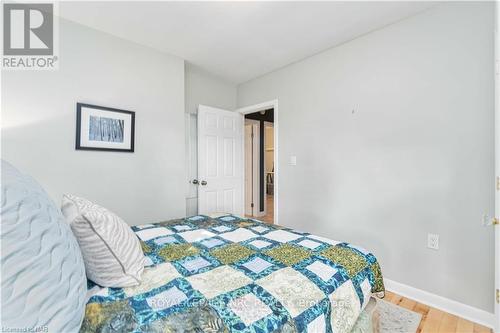 15 Mackie Street, St. Catharines (438 - Port Dalhousie), ON - Indoor Photo Showing Bedroom