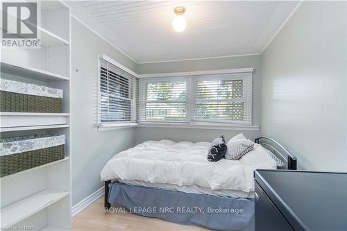 15 Mackie Street, St. Catharines (438 - Port Dalhousie), ON - Indoor Photo Showing Bedroom