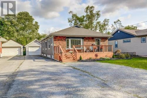 303 Riverside Drive, Welland (772 - Broadway), ON - Outdoor With Deck Patio Veranda