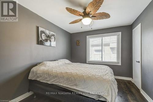 303 Riverside Drive, Welland (772 - Broadway), ON - Indoor Photo Showing Bedroom