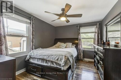 303 Riverside Drive, Welland (772 - Broadway), ON - Indoor Photo Showing Bedroom