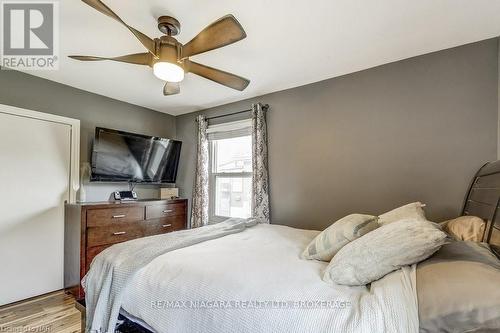 303 Riverside Drive, Welland (772 - Broadway), ON - Indoor Photo Showing Bedroom