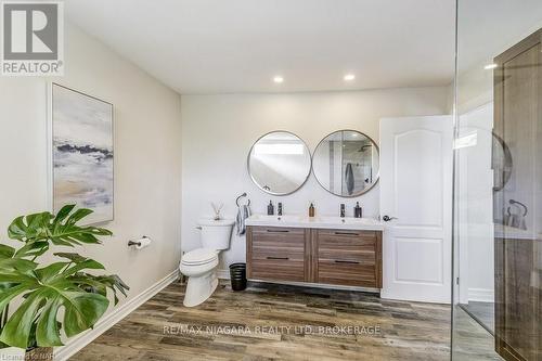 303 Riverside Drive, Welland (772 - Broadway), ON - Indoor Photo Showing Bathroom