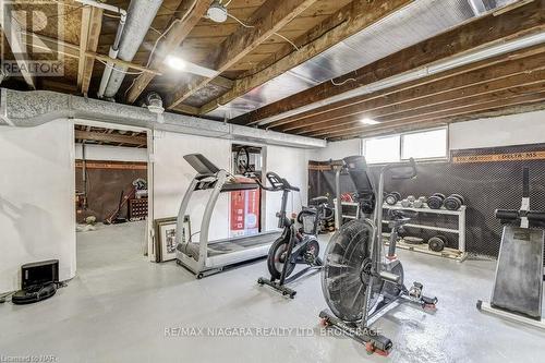 303 Riverside Drive, Welland (772 - Broadway), ON - Indoor Photo Showing Gym Room