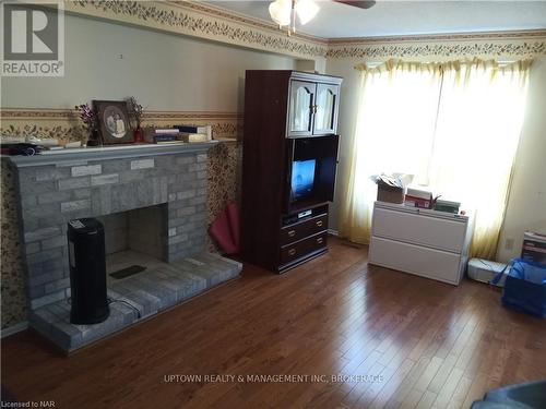 58 Carmine Crescent, St. Catharines (462 - Rykert/Vansickle), ON - Indoor With Fireplace