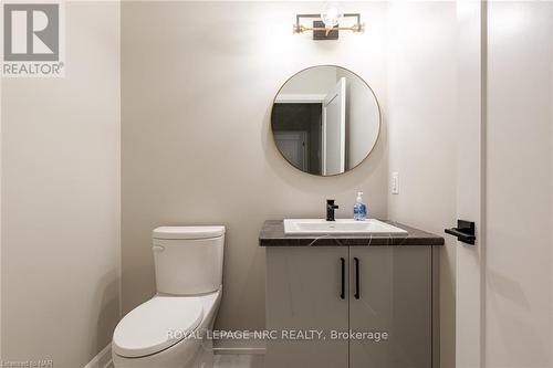 3953 Mitchell Crescent, Fort Erie (327 - Black Creek), ON - Indoor Photo Showing Bathroom