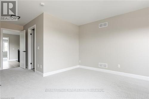 3953 Mitchell Crescent, Fort Erie (327 - Black Creek), ON - Indoor Photo Showing Other Room