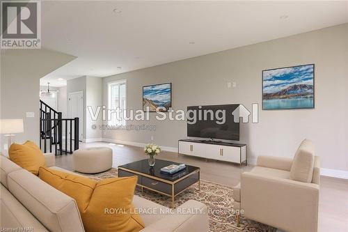 3953 Mitchell Crescent, Fort Erie (327 - Black Creek), ON - Indoor Photo Showing Living Room