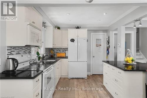 75 Aquadale Drive, St. Catharines (437 - Lakeshore), ON - Indoor Photo Showing Kitchen