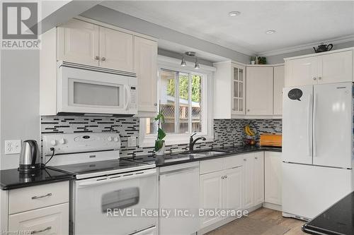 75 Aquadale Drive, St. Catharines (437 - Lakeshore), ON - Indoor Photo Showing Kitchen