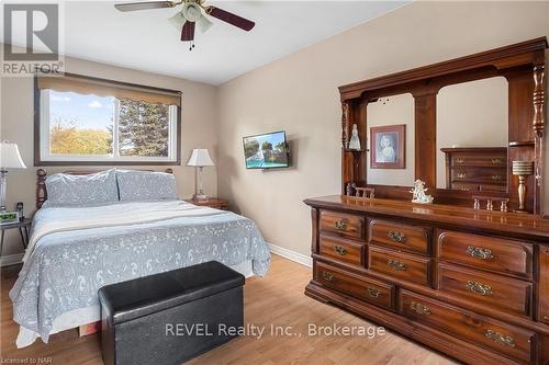 75 Aquadale Drive, St. Catharines (437 - Lakeshore), ON - Indoor Photo Showing Bedroom