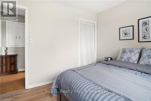 75 Aquadale Drive, St. Catharines (437 - Lakeshore), ON - Indoor Photo Showing Bedroom