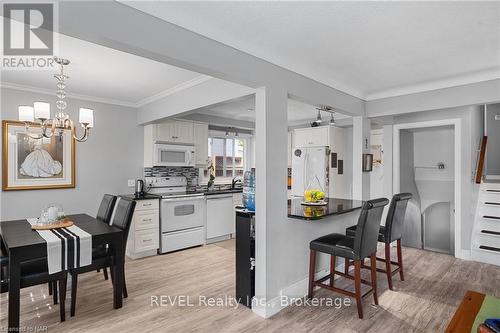 75 Aquadale Drive, St. Catharines (437 - Lakeshore), ON - Indoor Photo Showing Dining Room