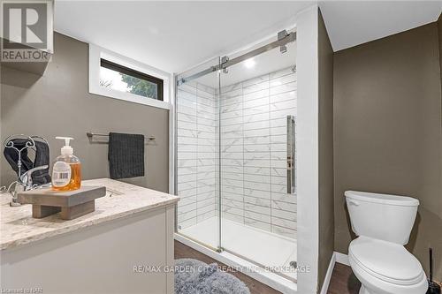 40 Densgrove Drive, St. Catharines (442 - Vine/Linwell), ON - Indoor Photo Showing Bathroom