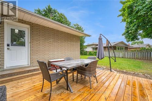 40 Densgrove Drive, St. Catharines (442 - Vine/Linwell), ON - Outdoor With Deck Patio Veranda With Exterior