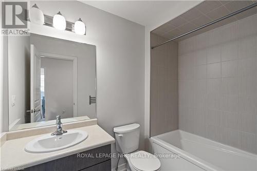 21 Elderberry Road, Thorold (558 - Confederation Heights), ON - Indoor Photo Showing Bathroom