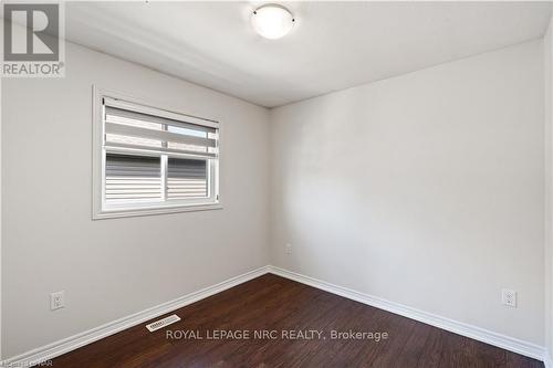 21 Elderberry Road, Thorold (558 - Confederation Heights), ON - Indoor Photo Showing Other Room