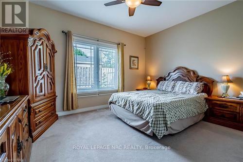 15 - 4300 Kalar Road, Niagara Falls (213 - Ascot), ON - Indoor Photo Showing Bedroom