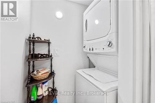 109 - 6591 Montrose Road, Niagara Falls (218 - West Wood), ON - Indoor Photo Showing Laundry Room