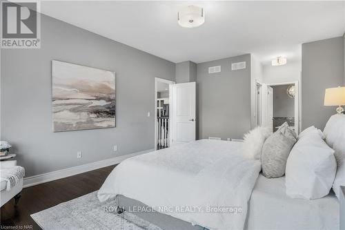 36 Hickory Avenue Avenue, Niagara-On-The-Lake (105 - St. Davids), ON - Indoor Photo Showing Bedroom