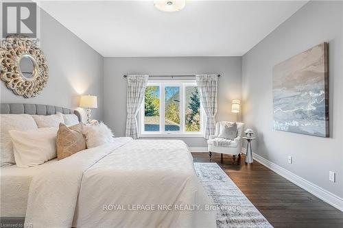 36 Hickory Avenue Avenue, Niagara-On-The-Lake (105 - St. Davids), ON - Indoor Photo Showing Bedroom